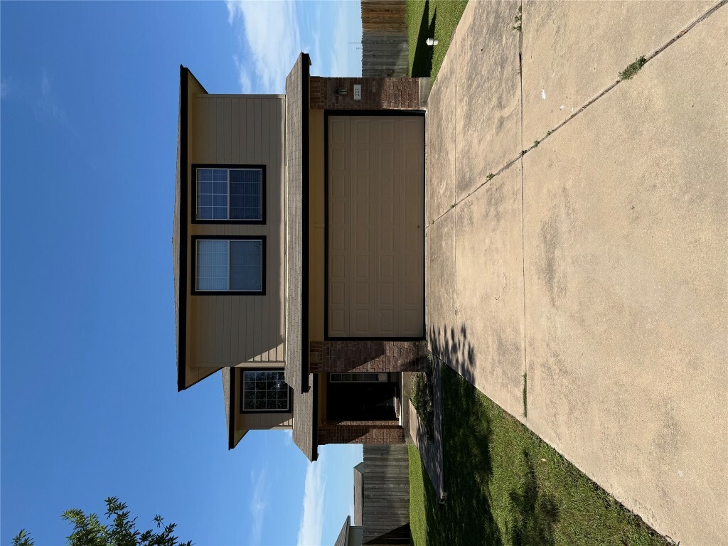 Property Photo: 225 Hyltin Street TX 78634