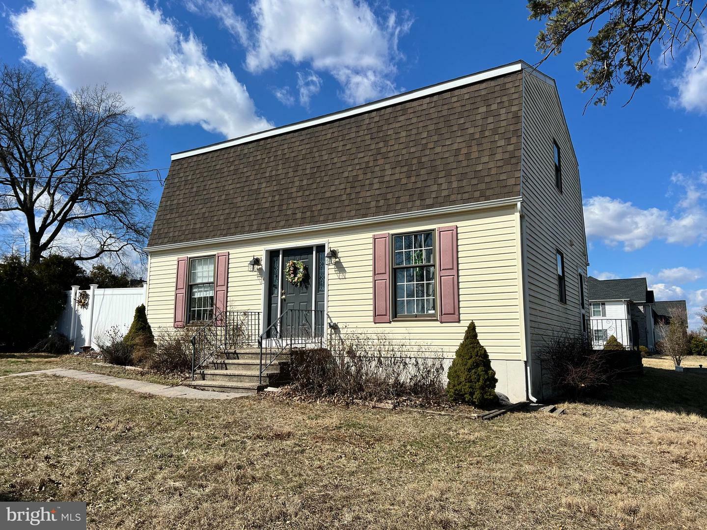 401 Lobelia Avenue  Reading PA 19605 photo