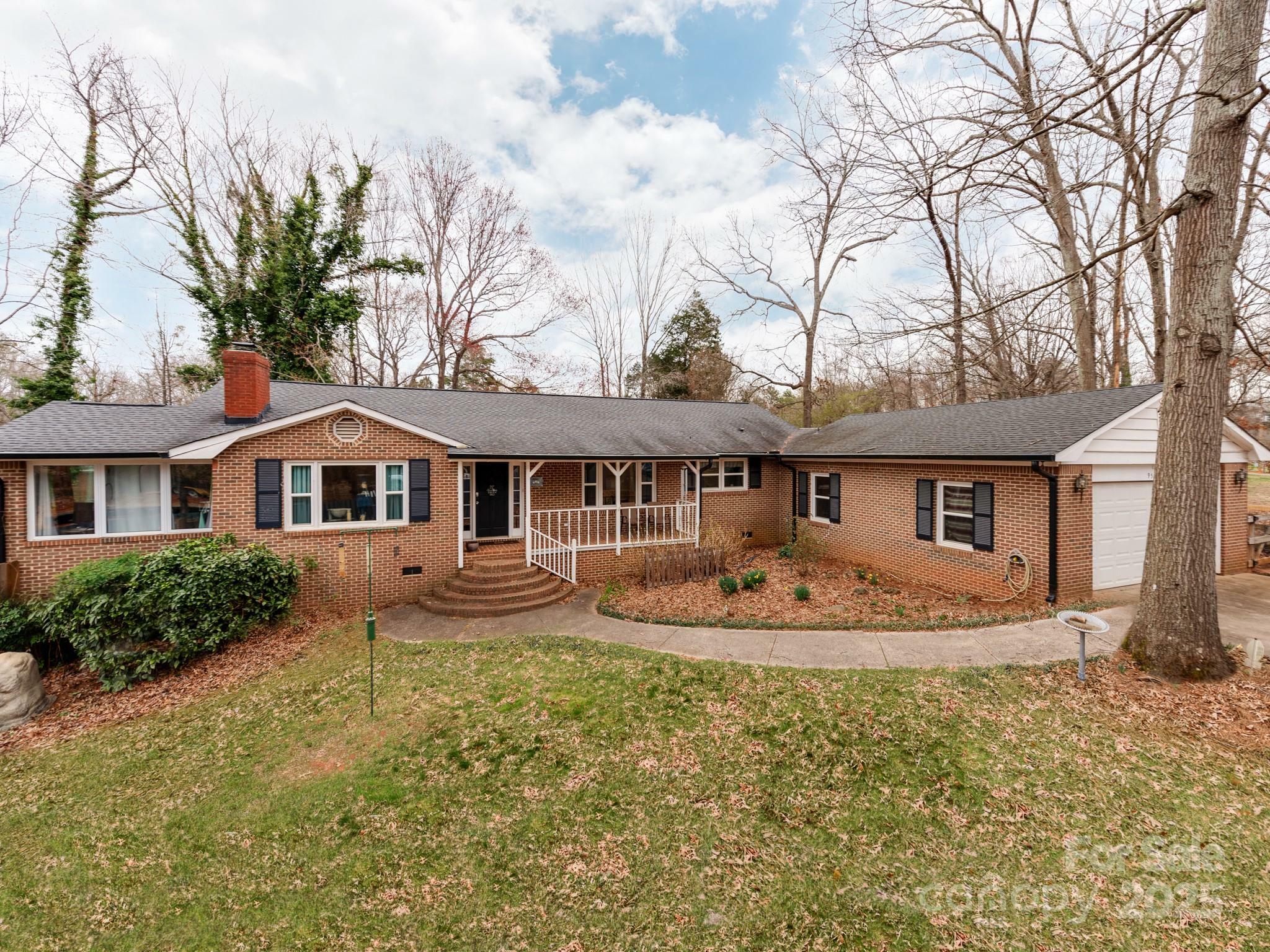 9524 Fairlane Drive  Charlotte NC 28214 photo