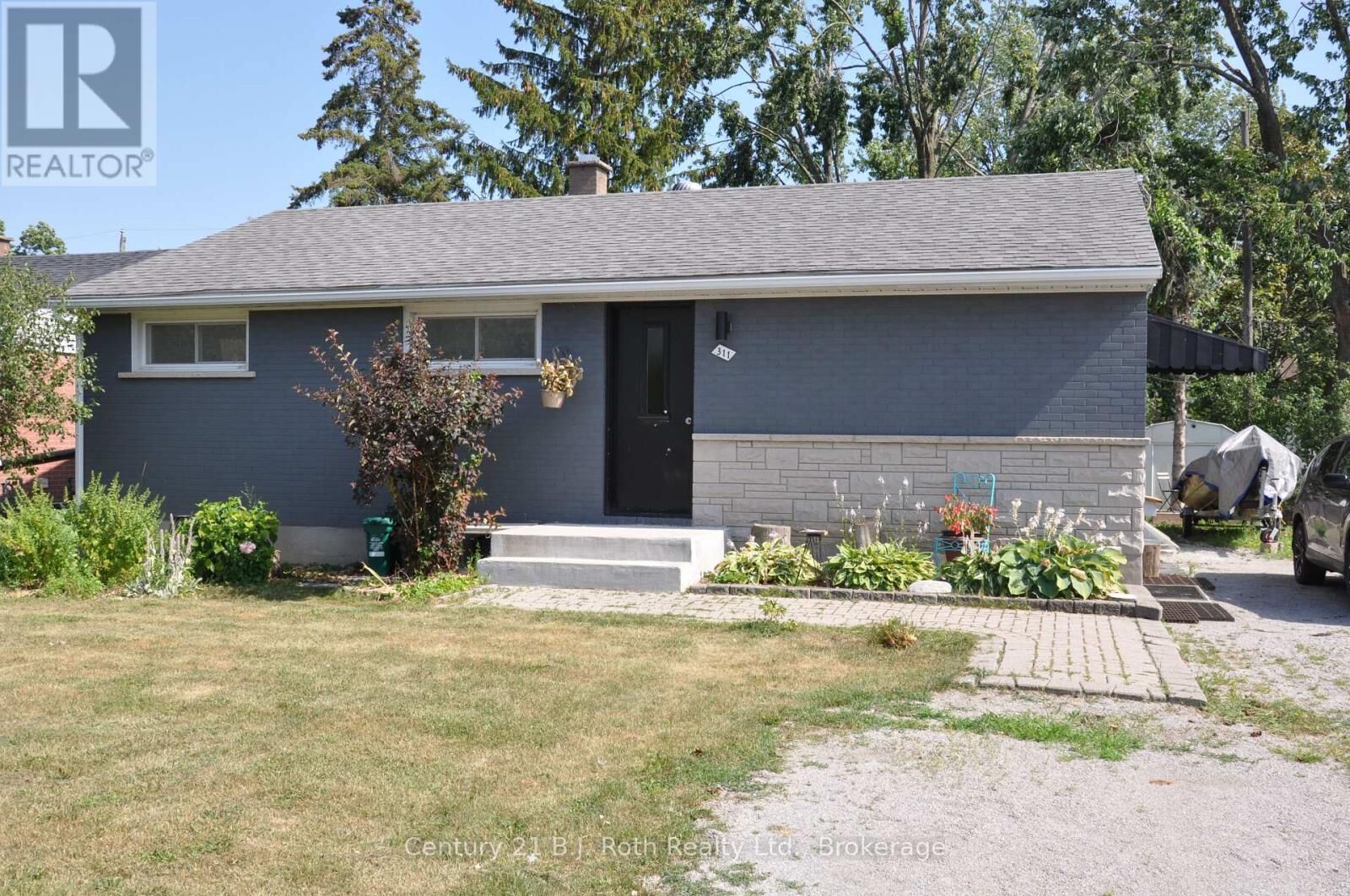Property Photo:  311 James Street East  ON L3V 1M4 
