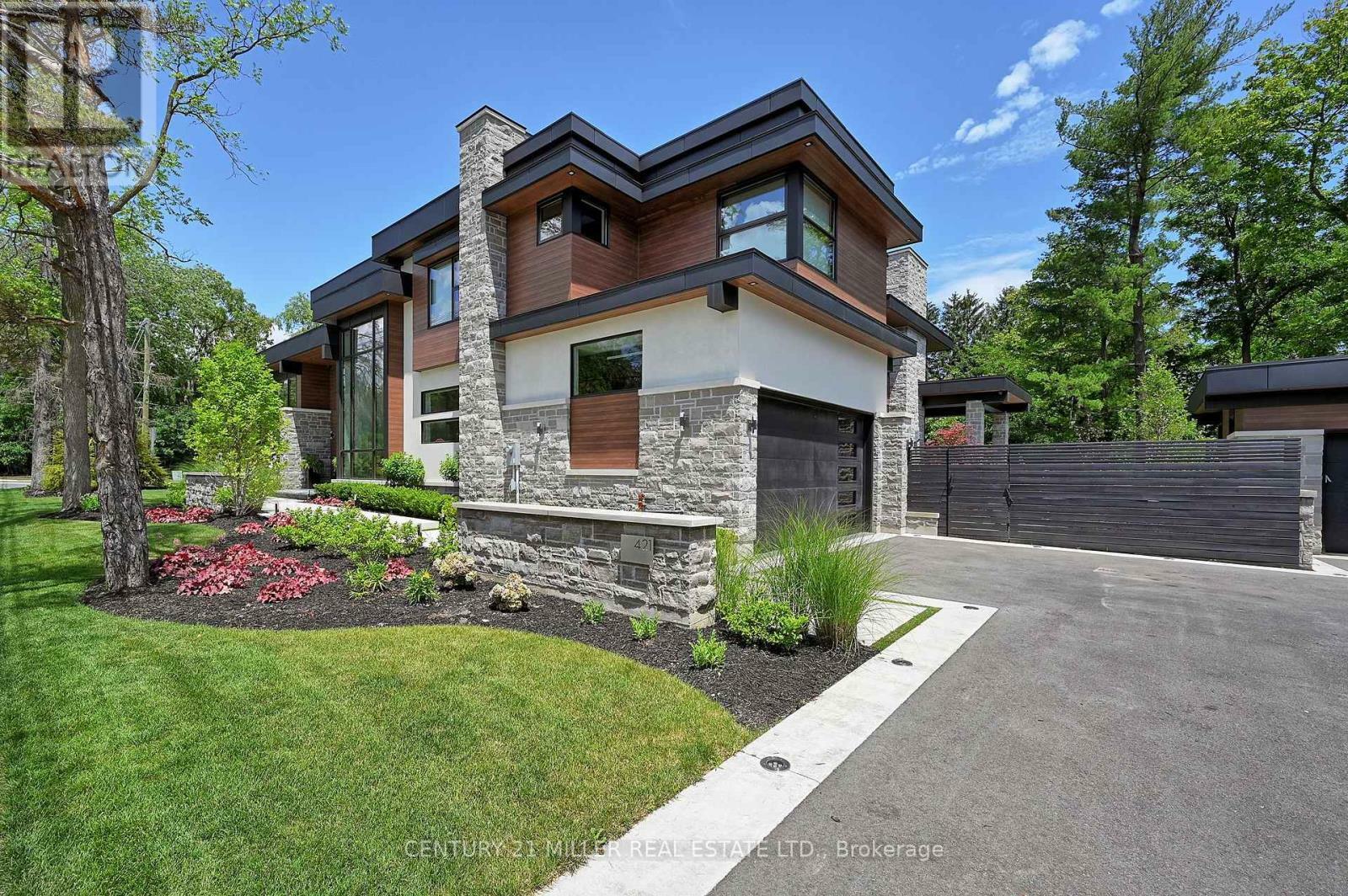 Property Photo: 421 Chartwell Road ON L6J 4A4