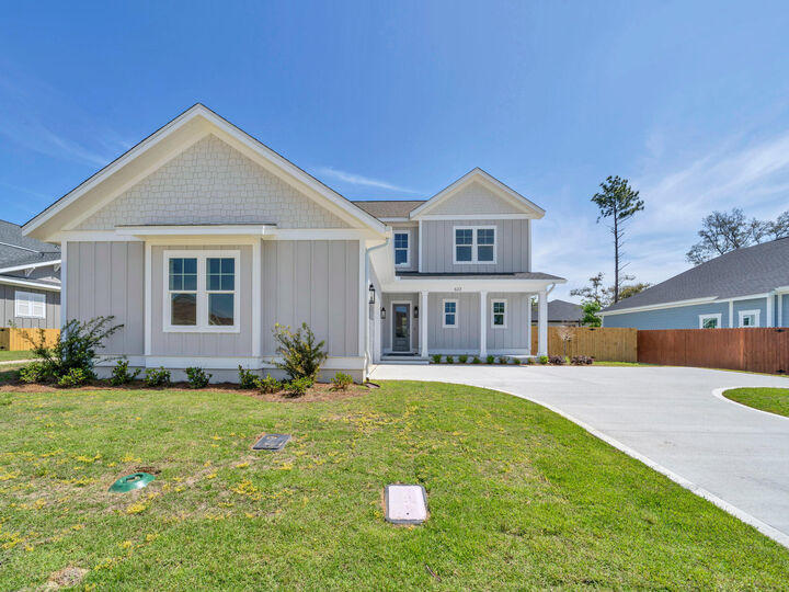 Property Photo: 623 Chamomile Court FL 32578