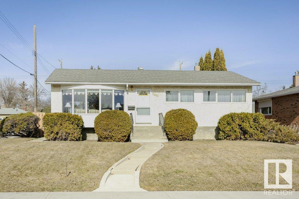 7612 75 Avenue NW  Edmonton AB T6C 0G3 photo