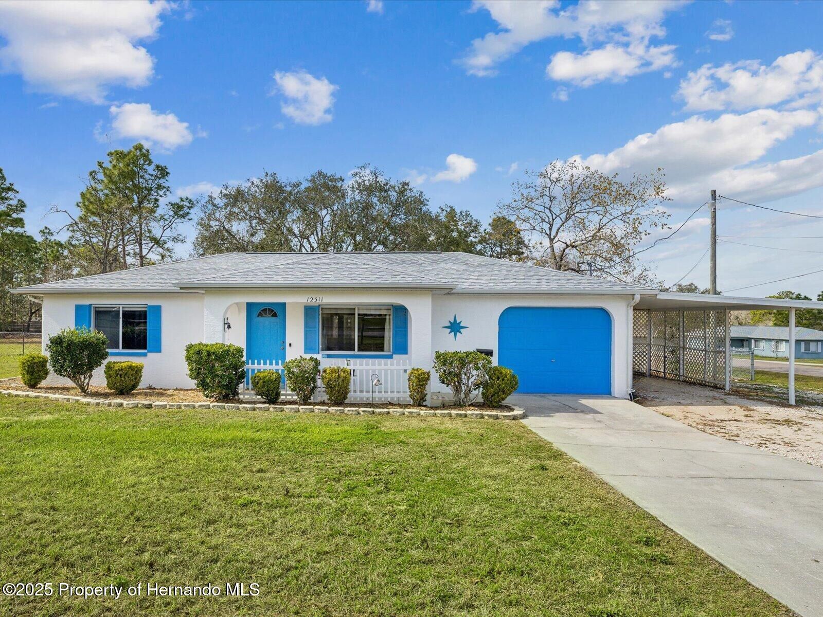 Property Photo:  12511 Mountain Dove Road  FL 34614 