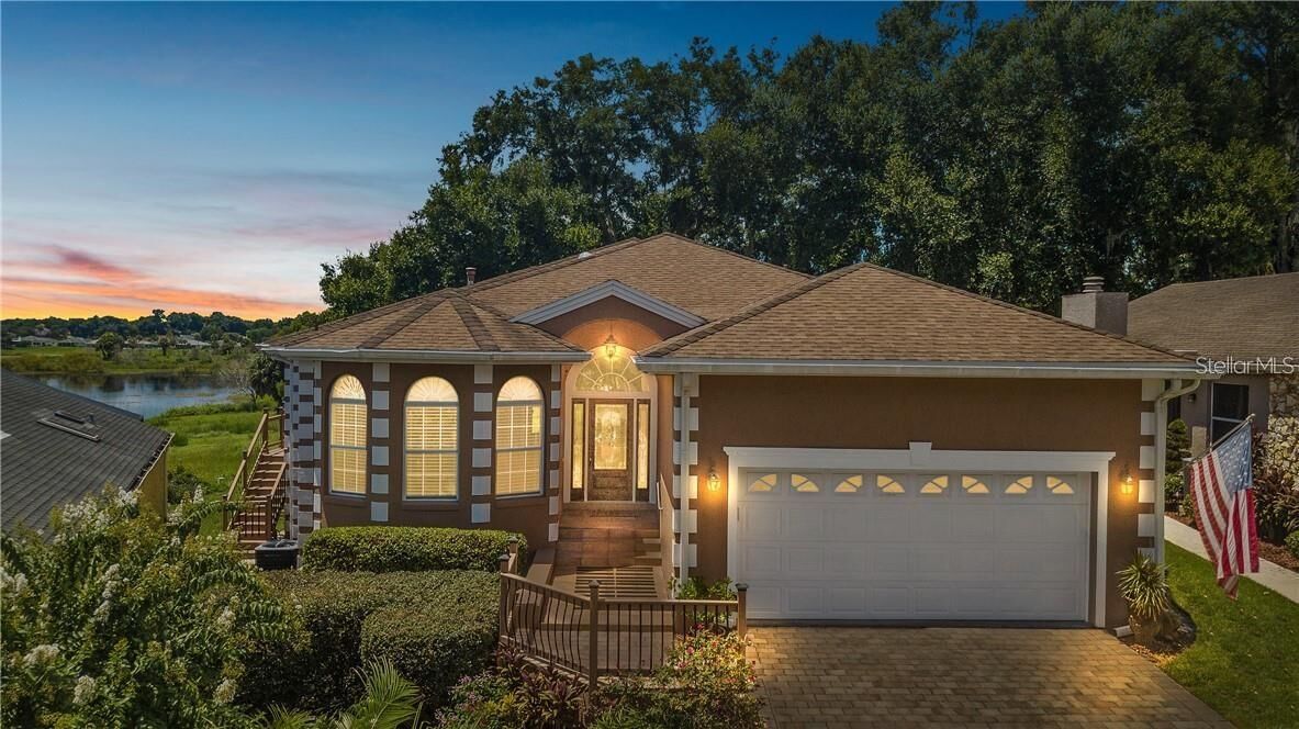 Property Photo: 1120 Linkside Court FL 32712