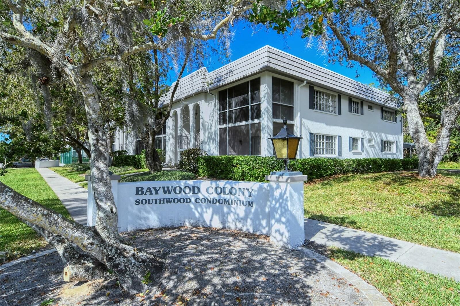 Property Photo: 1711 Southwood Street 1711 FL 34231