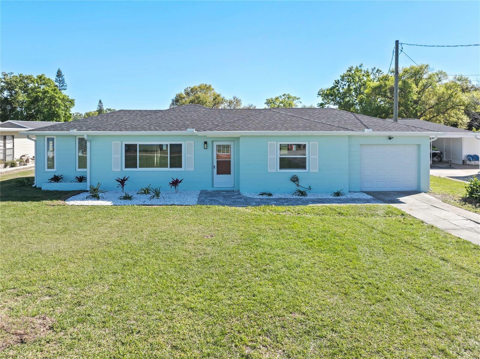 Property Photo:  1530 S Lake Howard Drive  FL 33880 