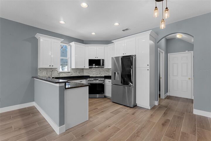 Property Photo: 352 Misty Oaks Run FL 32707