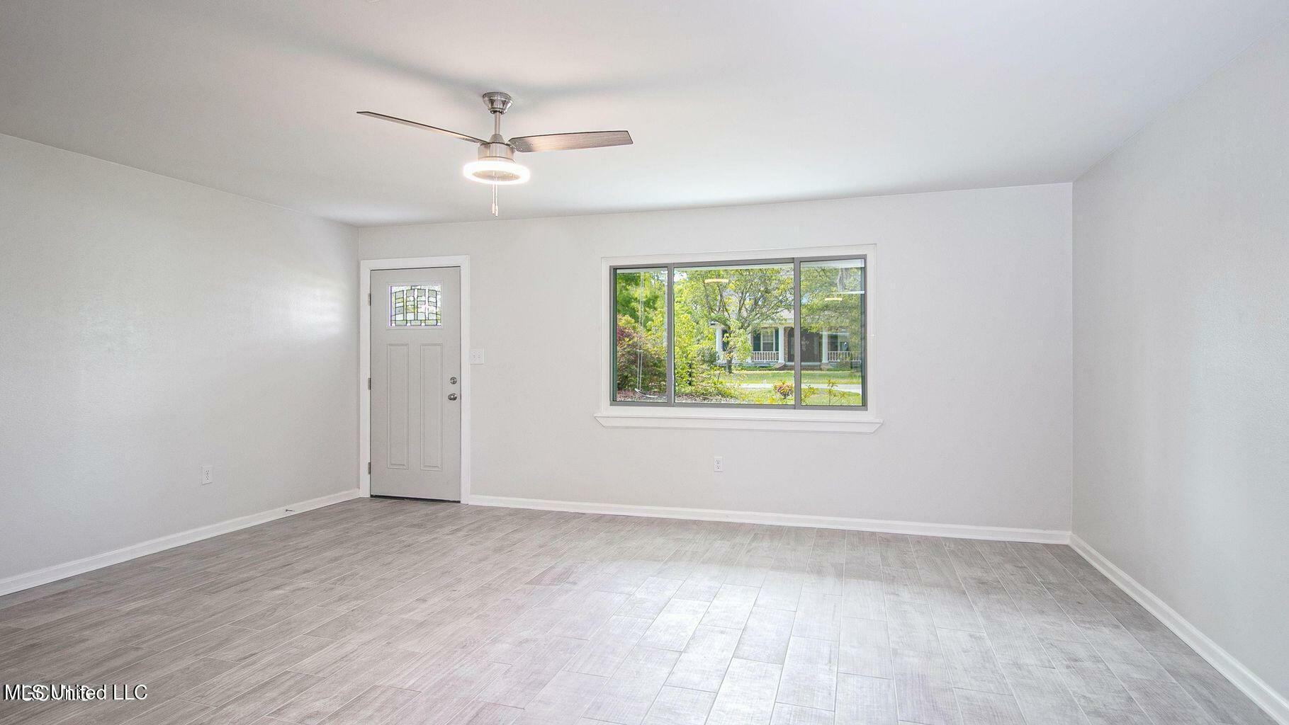 Property Photo:  211 Ninth Street  MS 39520 