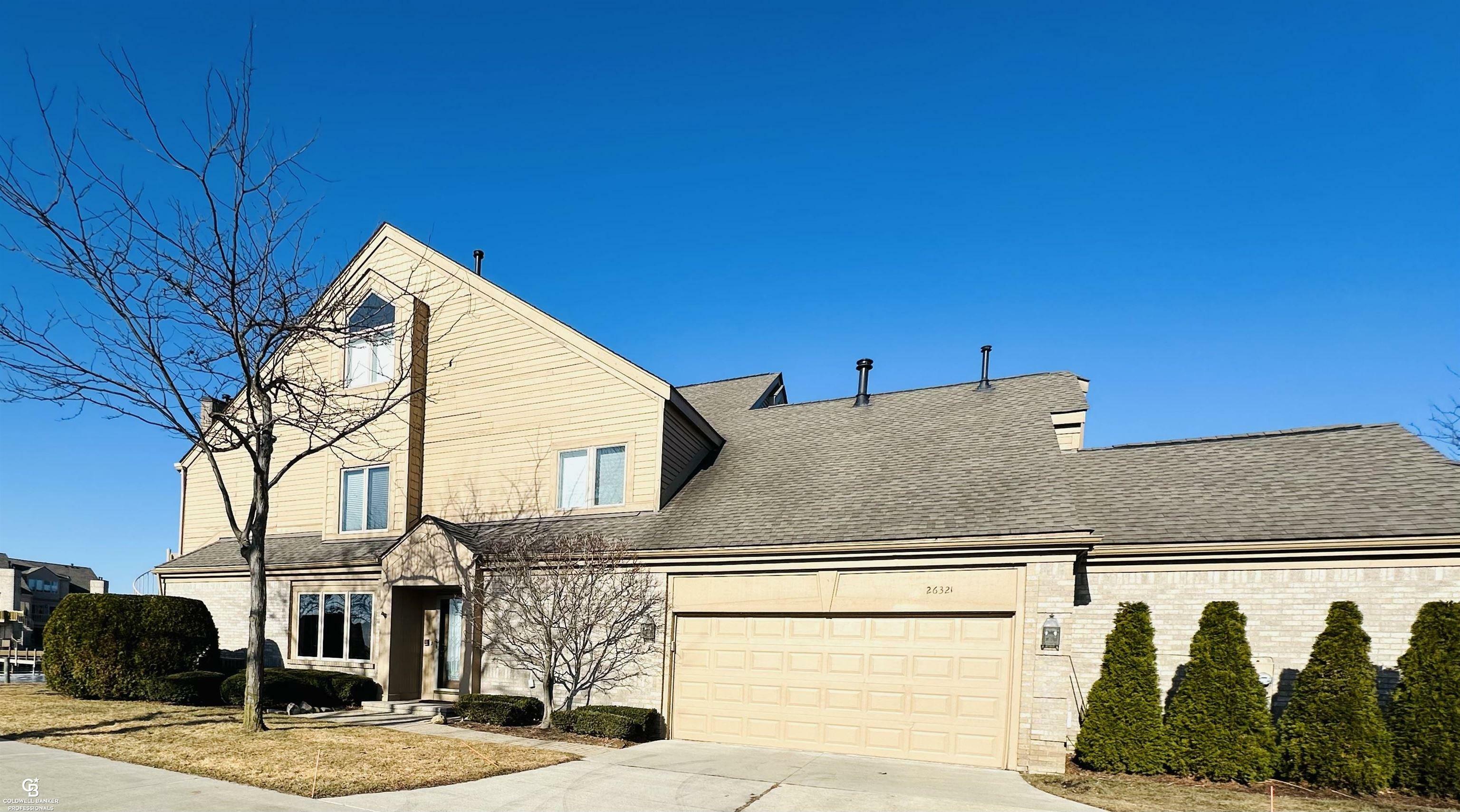 Property Photo:  26321 Harbour Pointe Dr N Drive  MI 48045-3298 