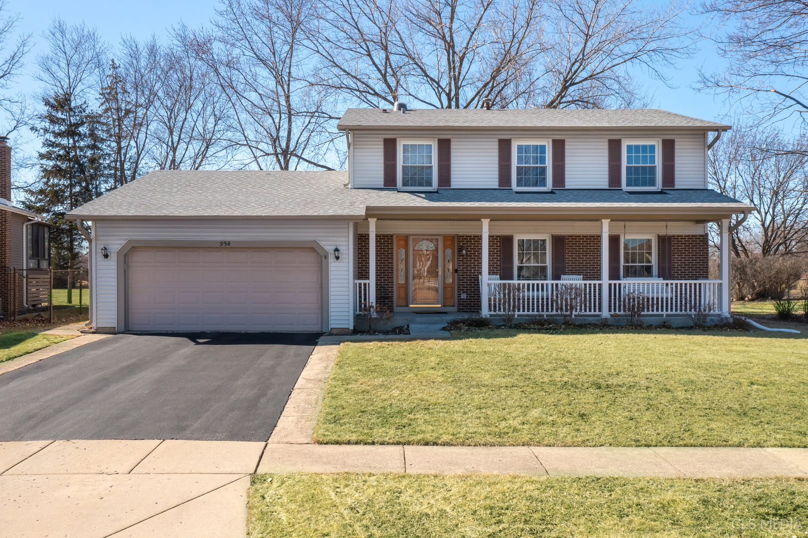 Property Photo:  954 Wisconsin Lane  IL 60007 