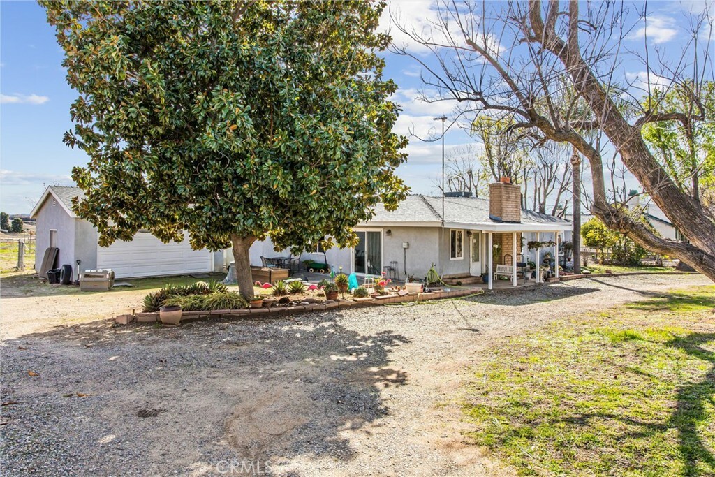 Property Photo:  33083 Avenue D  CA 92399 