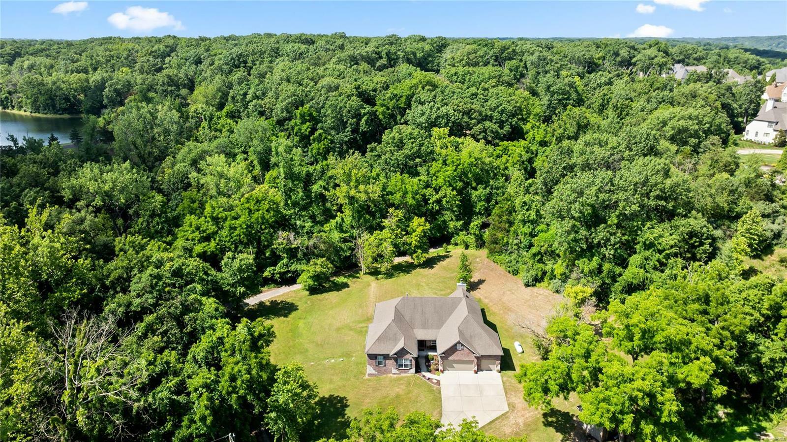 409 Griffith Lane  Chesterfield MO 63005 photo