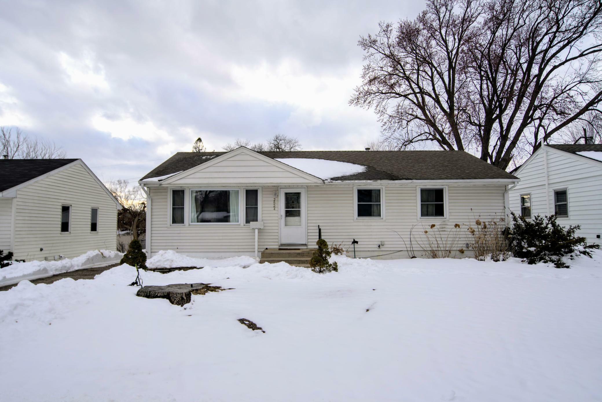 Property Photo: 2524 Xylon Avenue S MN 55426