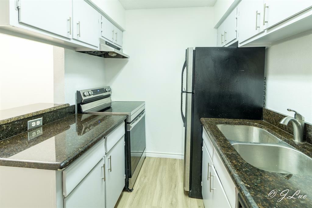 Property Photo: 4044 Buena Vista Street 104 TX 75204