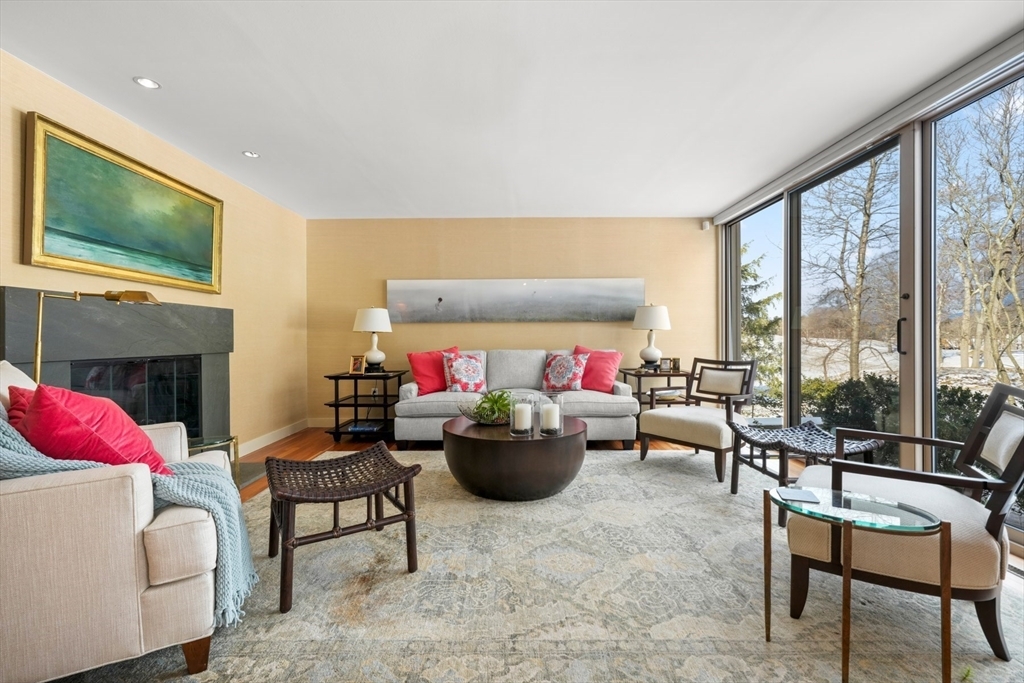 Property Photo:  67 Fairgreen Place 20  MA 02467 
