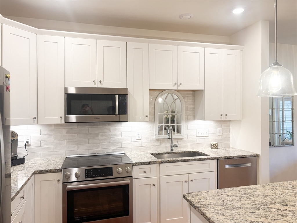 Property Photo:  200 Martins Lndg 108  MA 01864 