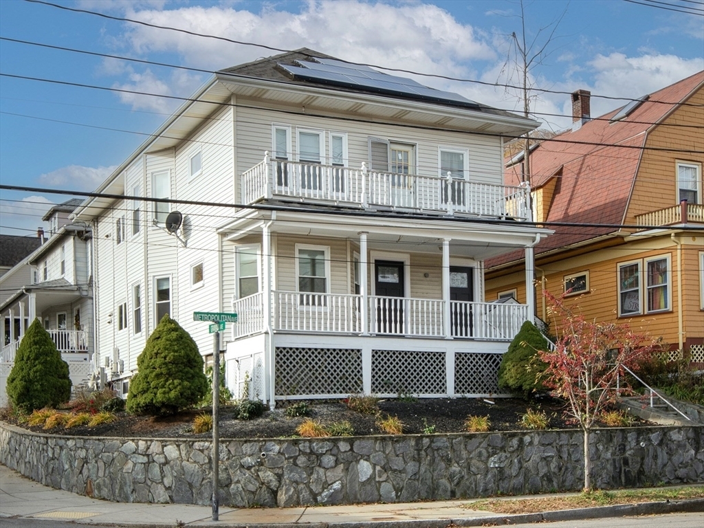 Property Photo:  181 Metropolitan Ave 1  MA 02131 