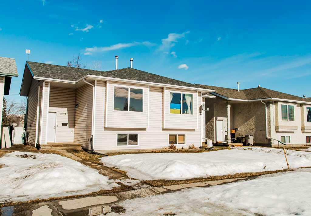 Property Photo:  10512B 102 Avenue  AB T8V 1A4 