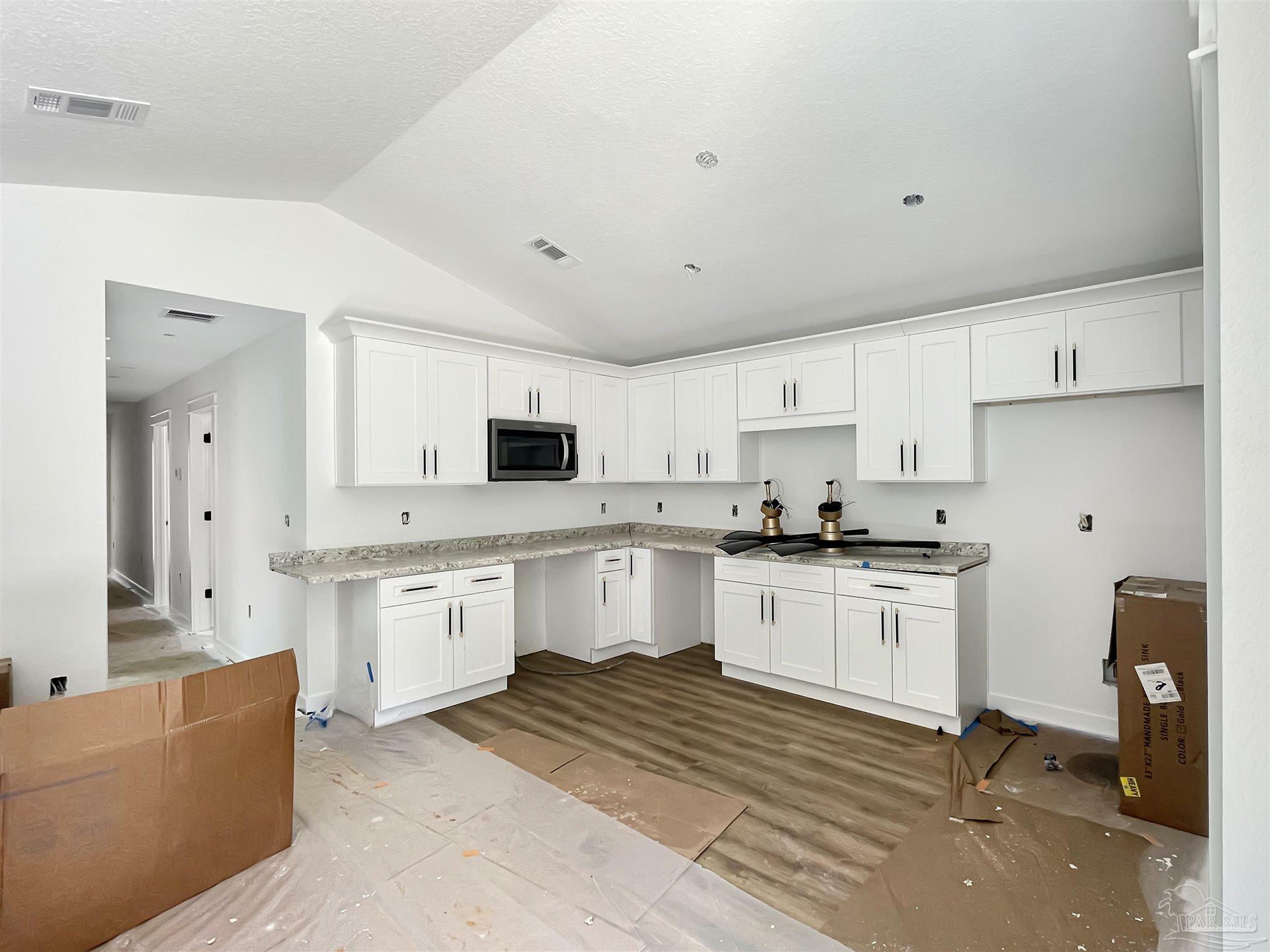 Property Photo: 3235 Damon Dr FL 32583