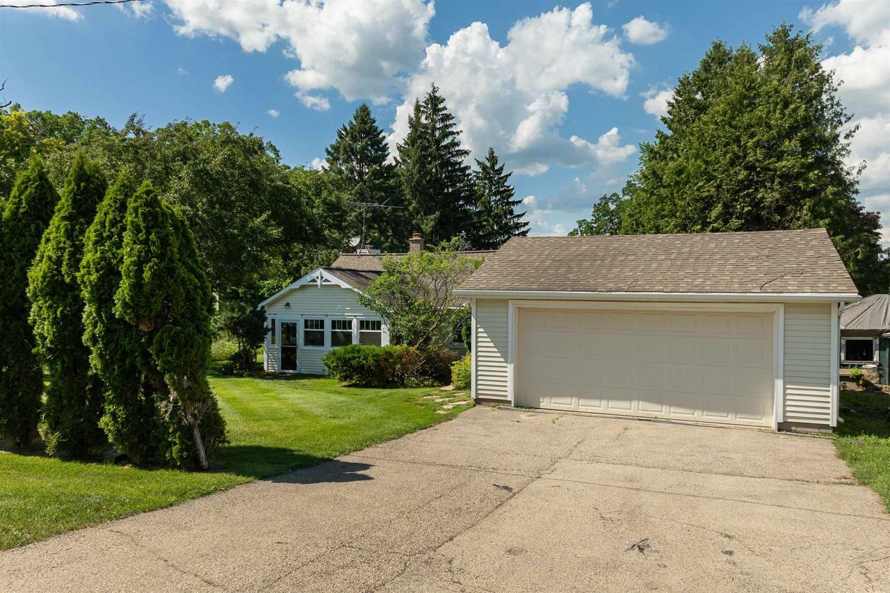 Property Photo: W2982 Kahl Road WI 54941