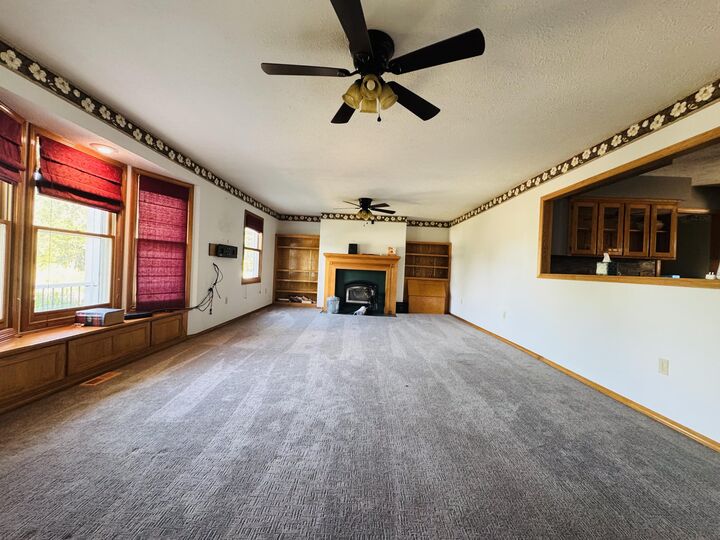 Property Photo:  940 Hickory Street  MO 65772 