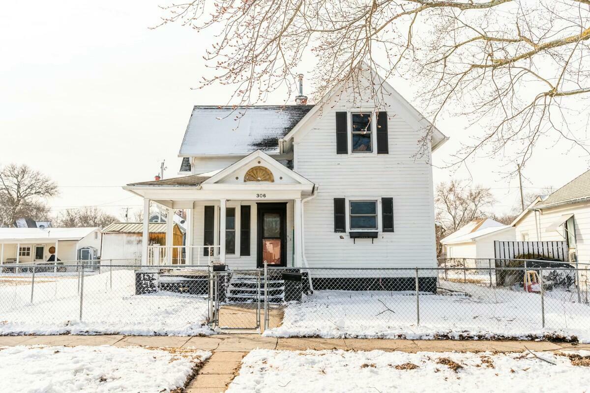 306 E Maple  Street  Red Oak IA 51566 photo