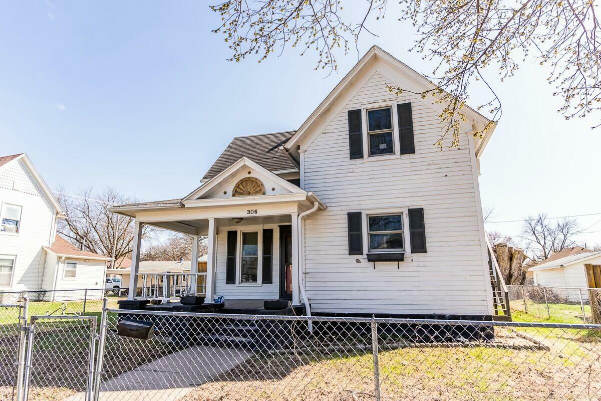 306 E Maple  Street  Red Oak IA 51566 photo