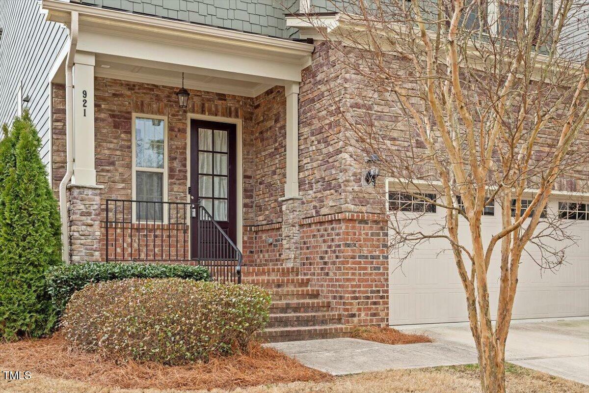 Property Photo:  921 Regency Cottage Place  NC 27518 