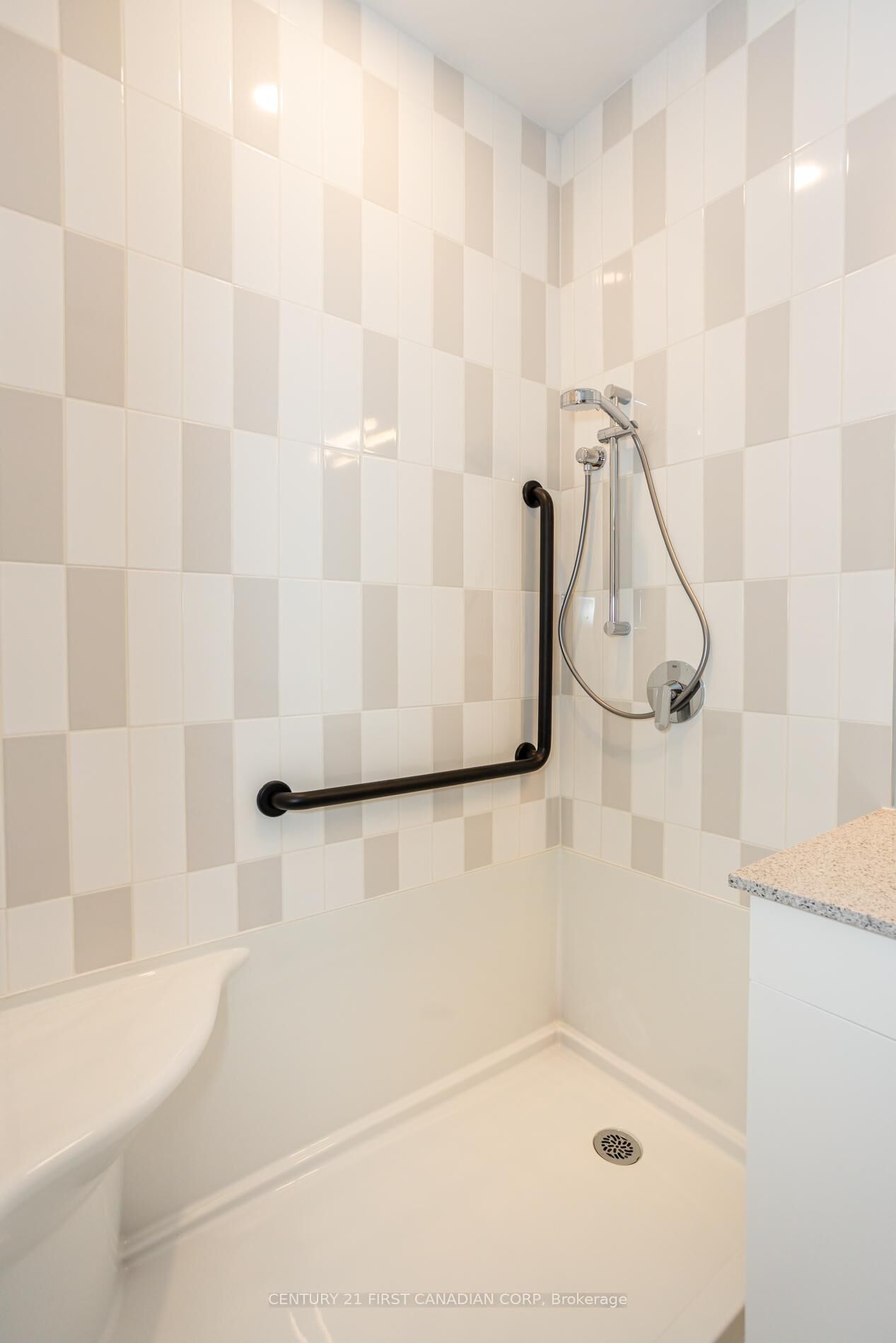 Property Photo:  228 McConnell Street 108  ON N0M 1S3 