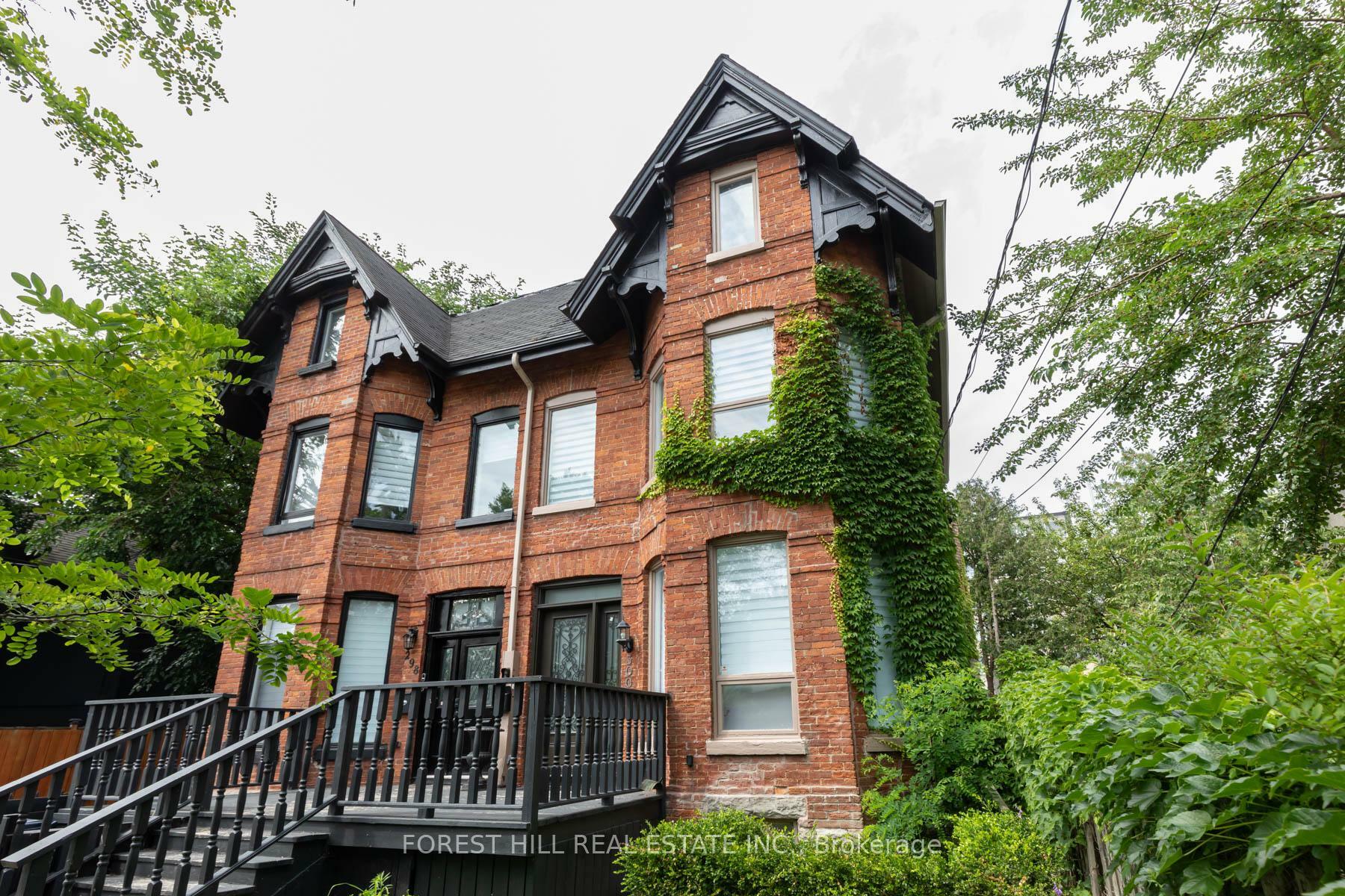Property Photo: 300 Seaton Street N ON M5A 2T7