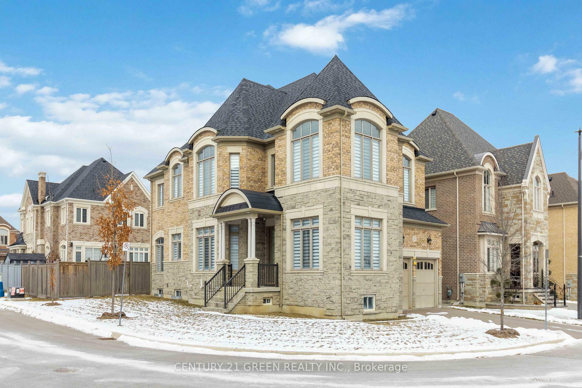 13 Foothills Crescent  Brampton ON L6P 4G9 photo