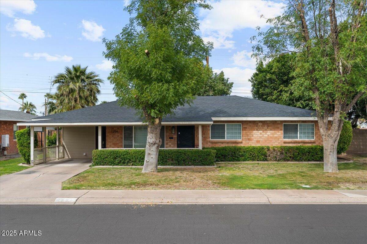 Property Photo: 7254 E Vernon Avenue AZ 85257