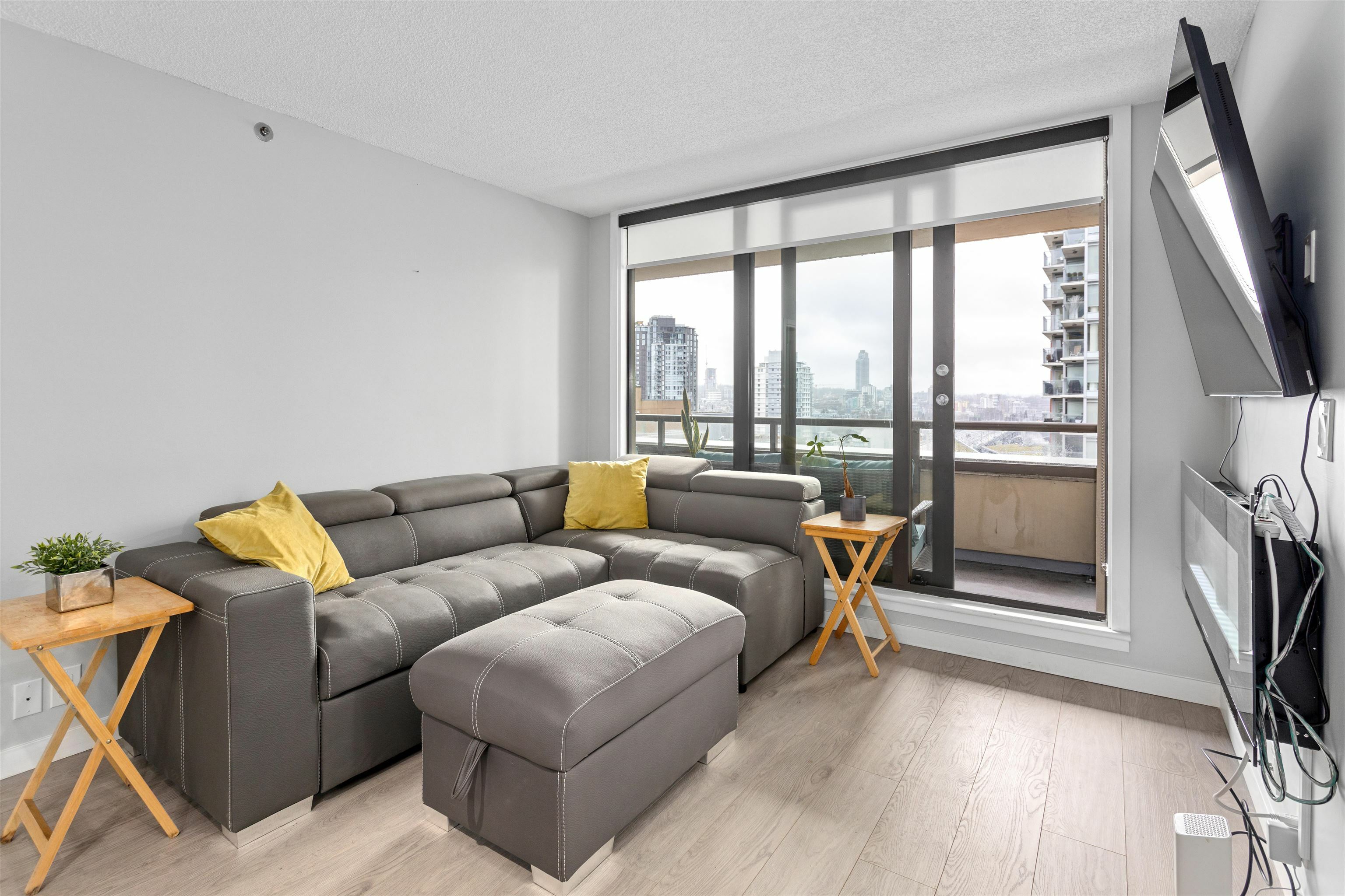 789 Drake Street 1205  Vancouver BC V6Z 2N7 photo