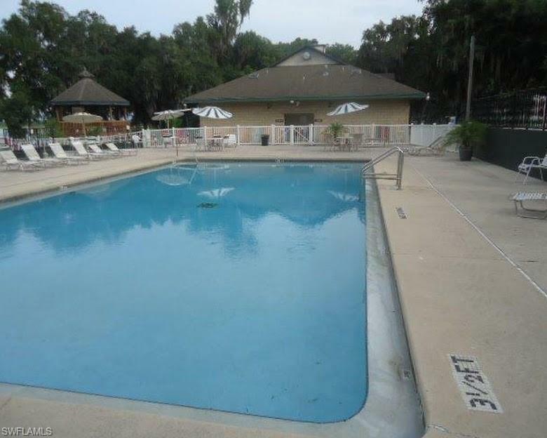 Property Photo: 25334 NE 140th St FL 32134