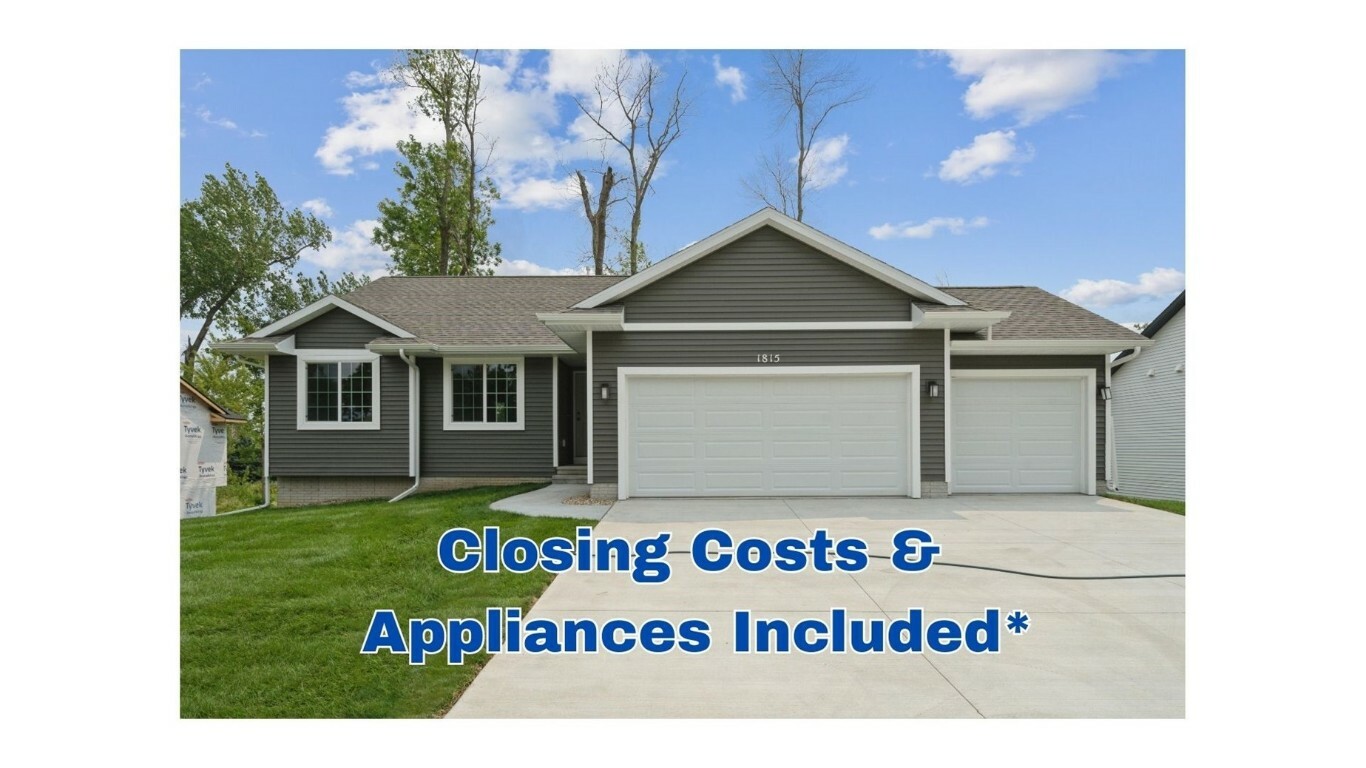 Property Photo: 1815 Shady Grove Road SW IA 52404