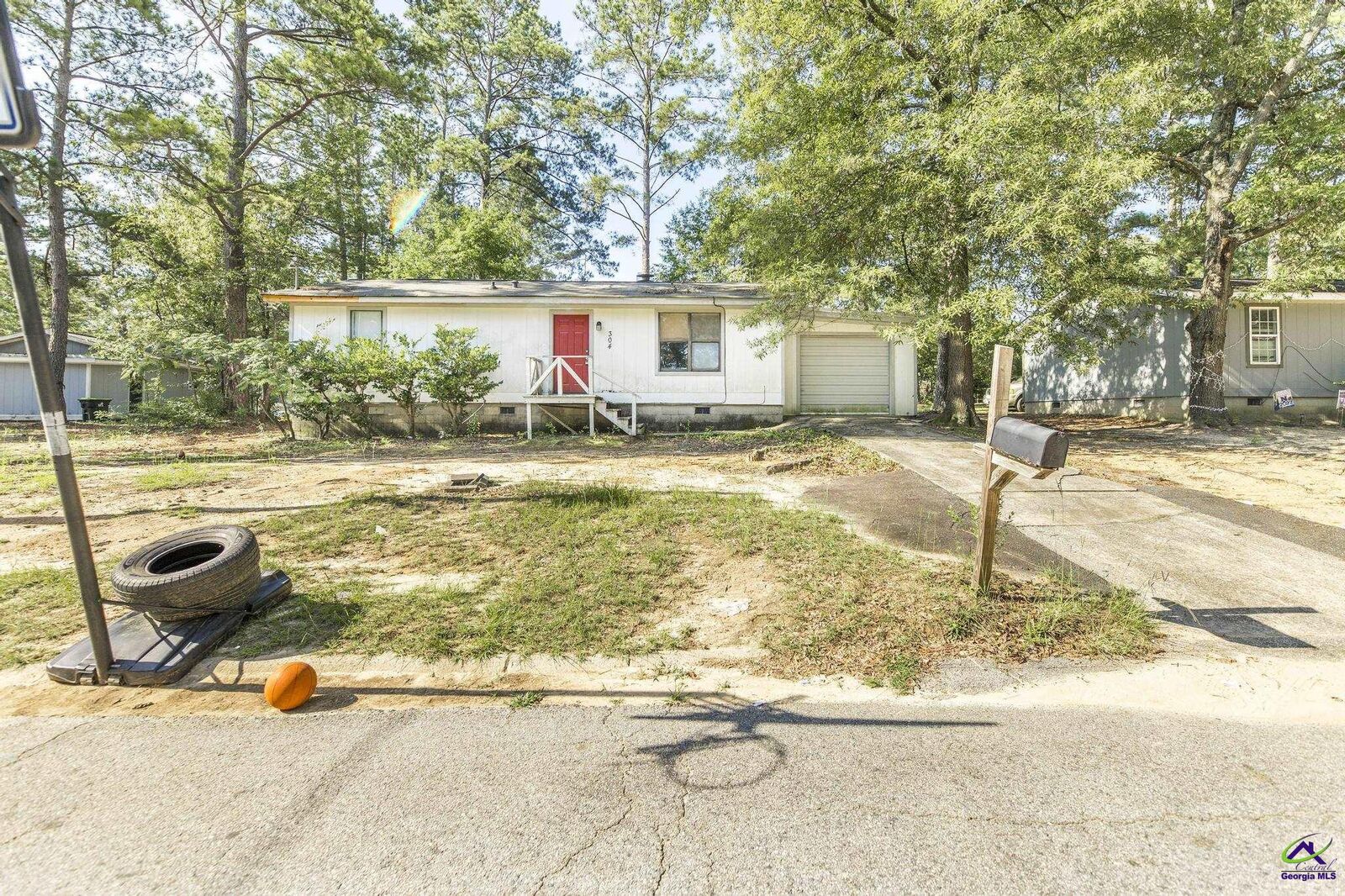 Property Photo: 304 Keith Drive GA 31093