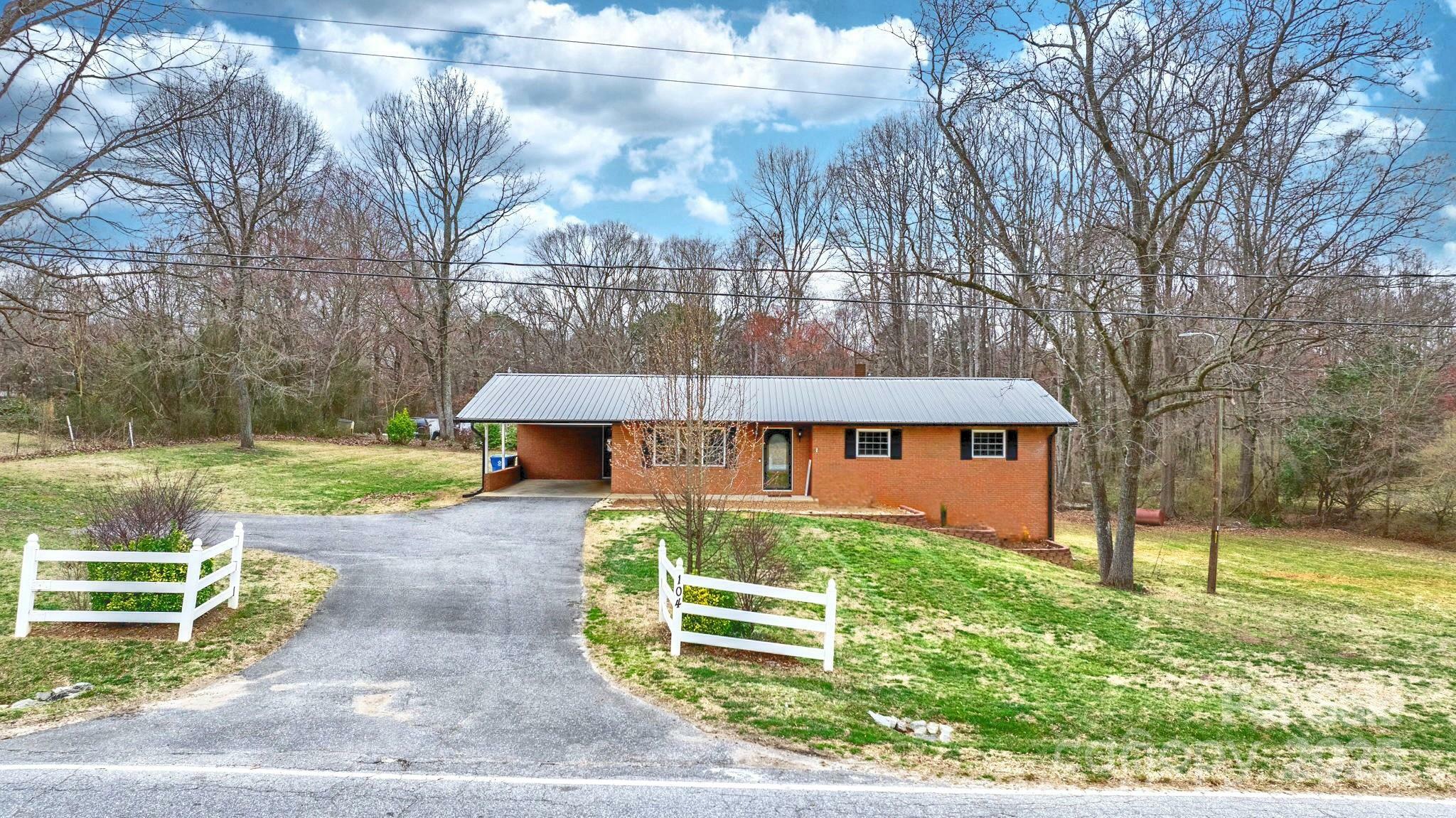 Property Photo: 104 Pop Davis Road NC 28681