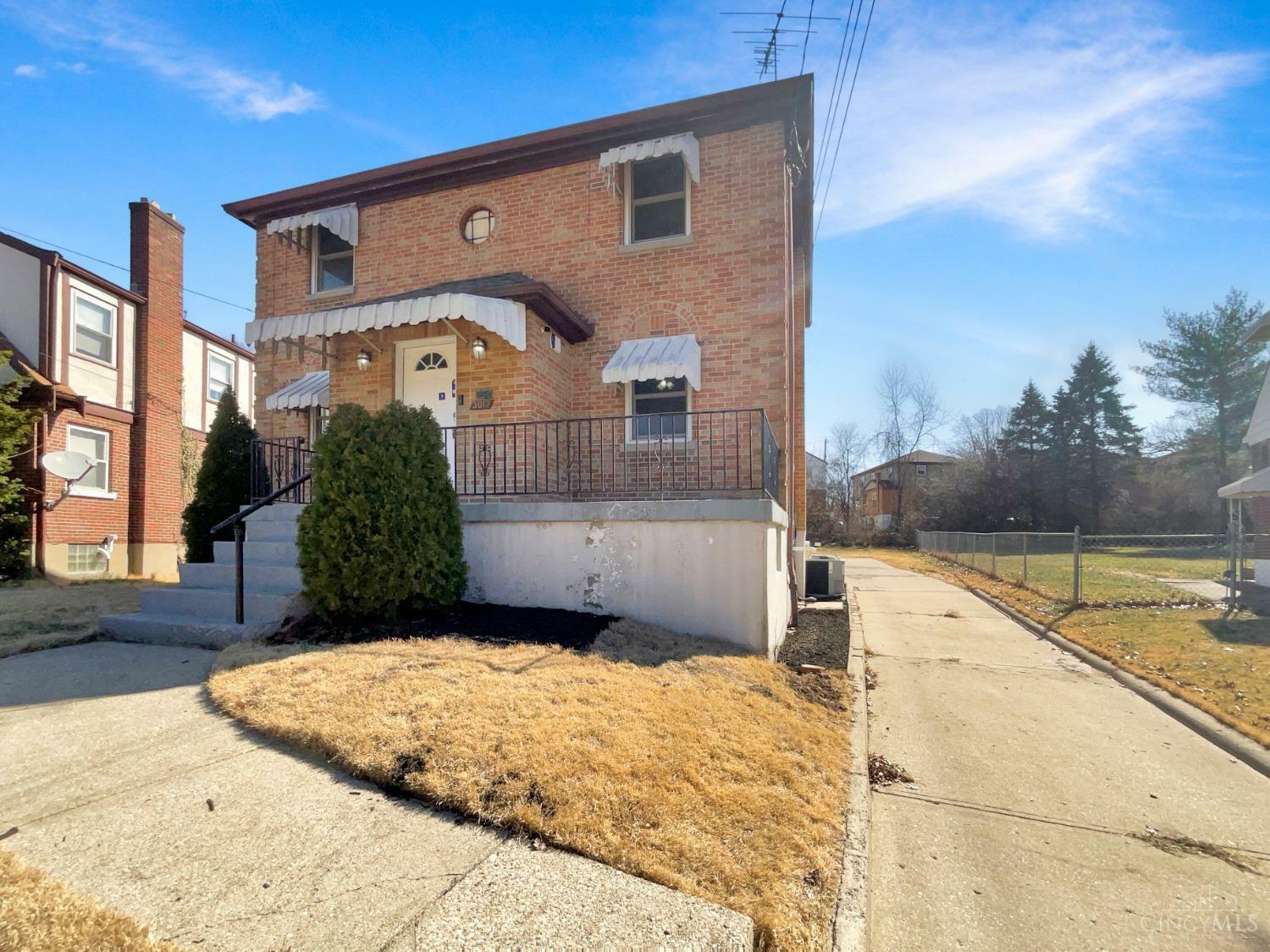 Property Photo: 3017 S Hegry Circle OH 45238