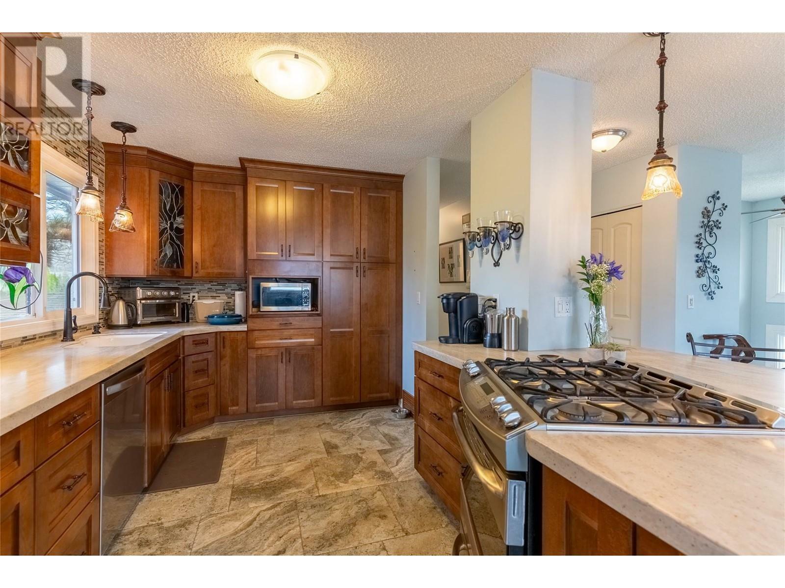 Property Photo: 294 Chetwynd Drive BC V2H 1L7