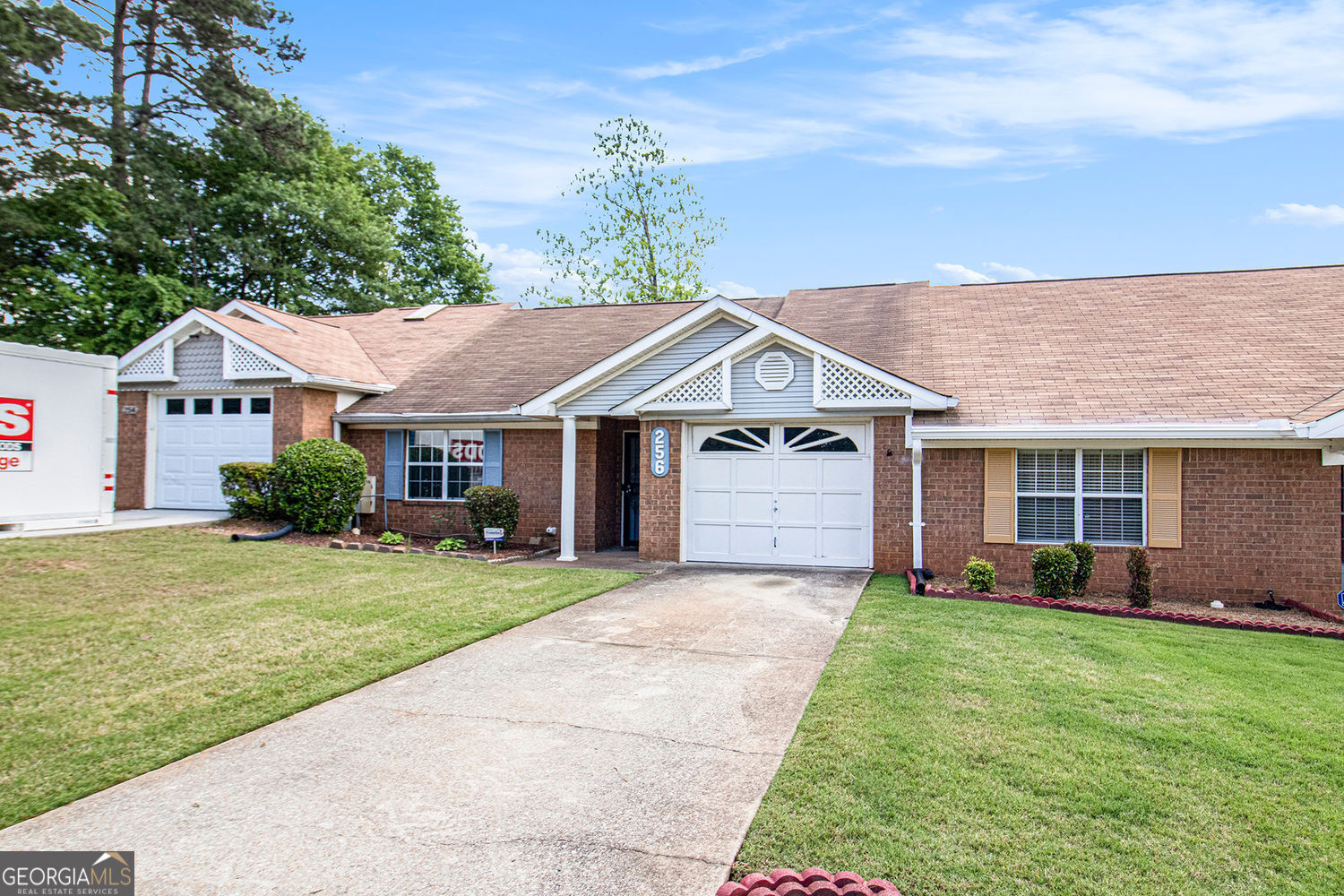 Property Photo: 256 Olde Oaks Lane GA 30274