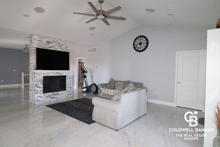 Property Photo: 2201 Glenwood Drive KS 67846