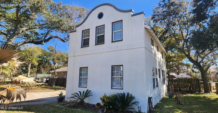 Property Photo:  112 Edgewater Drive  MS 39531 