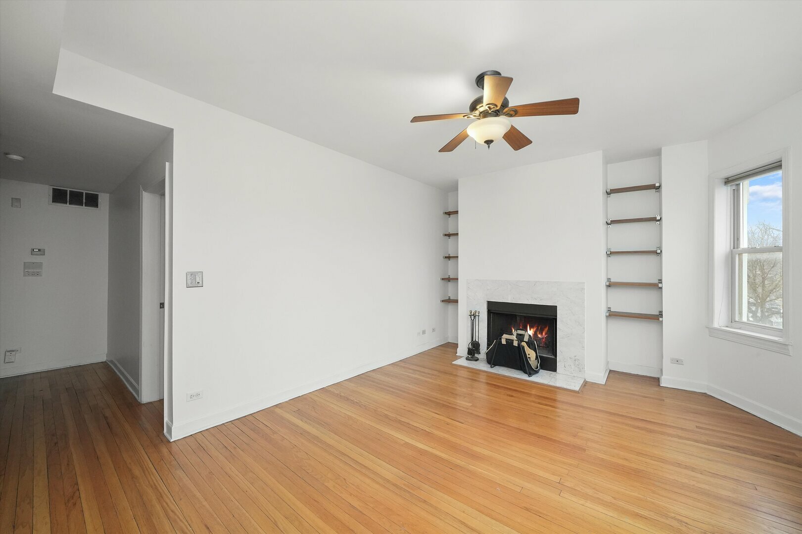 Property Photo:  4502 N Sacramento Avenue 2  IL 60625 