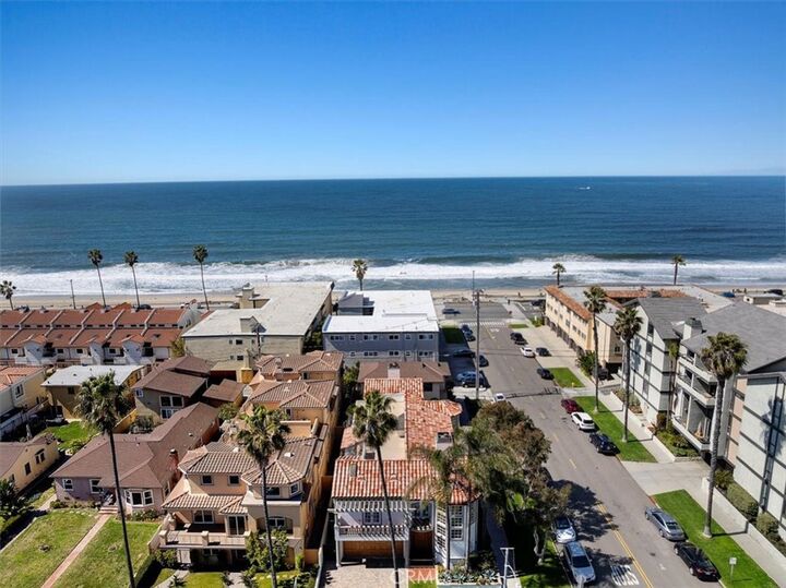 Property Photo: 1101 S Catalina Avenue CA 90277