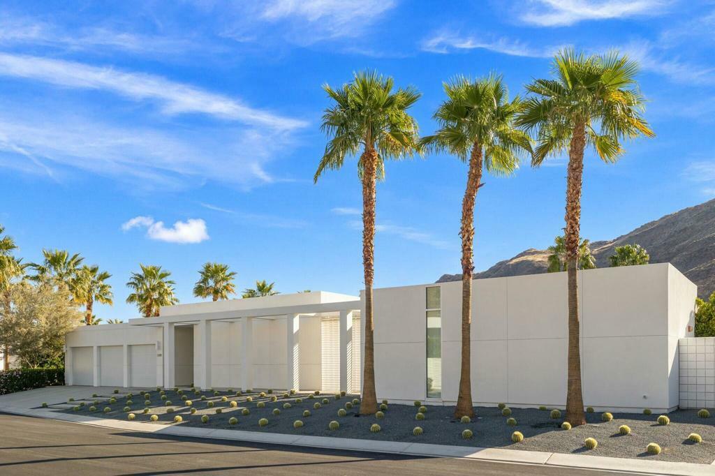 Property Photo: 3088 Linea Terrace CA 92264