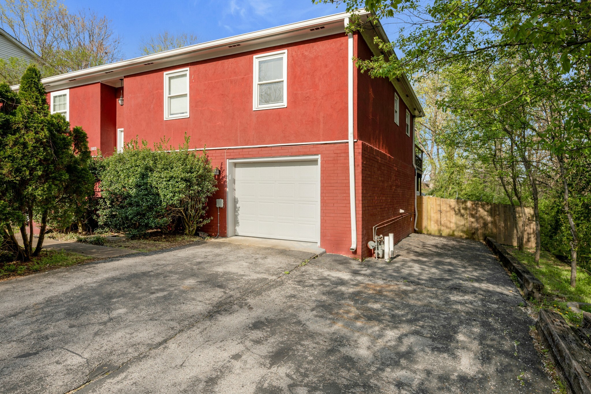 Property Photo: 5101 Whitaker Dr TN 37211