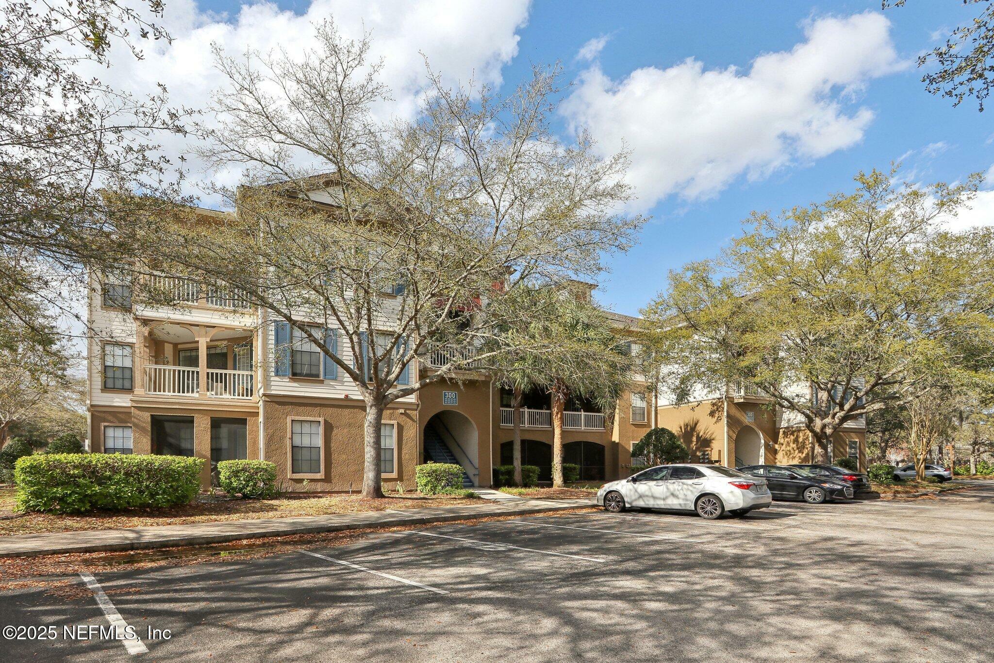 Property Photo: 12700 Bartram Park Boulevard 423 FL 32258
