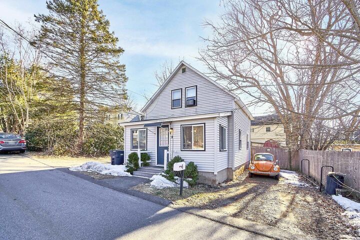 Property Photo:  5 Worthley Road  NH 03038 