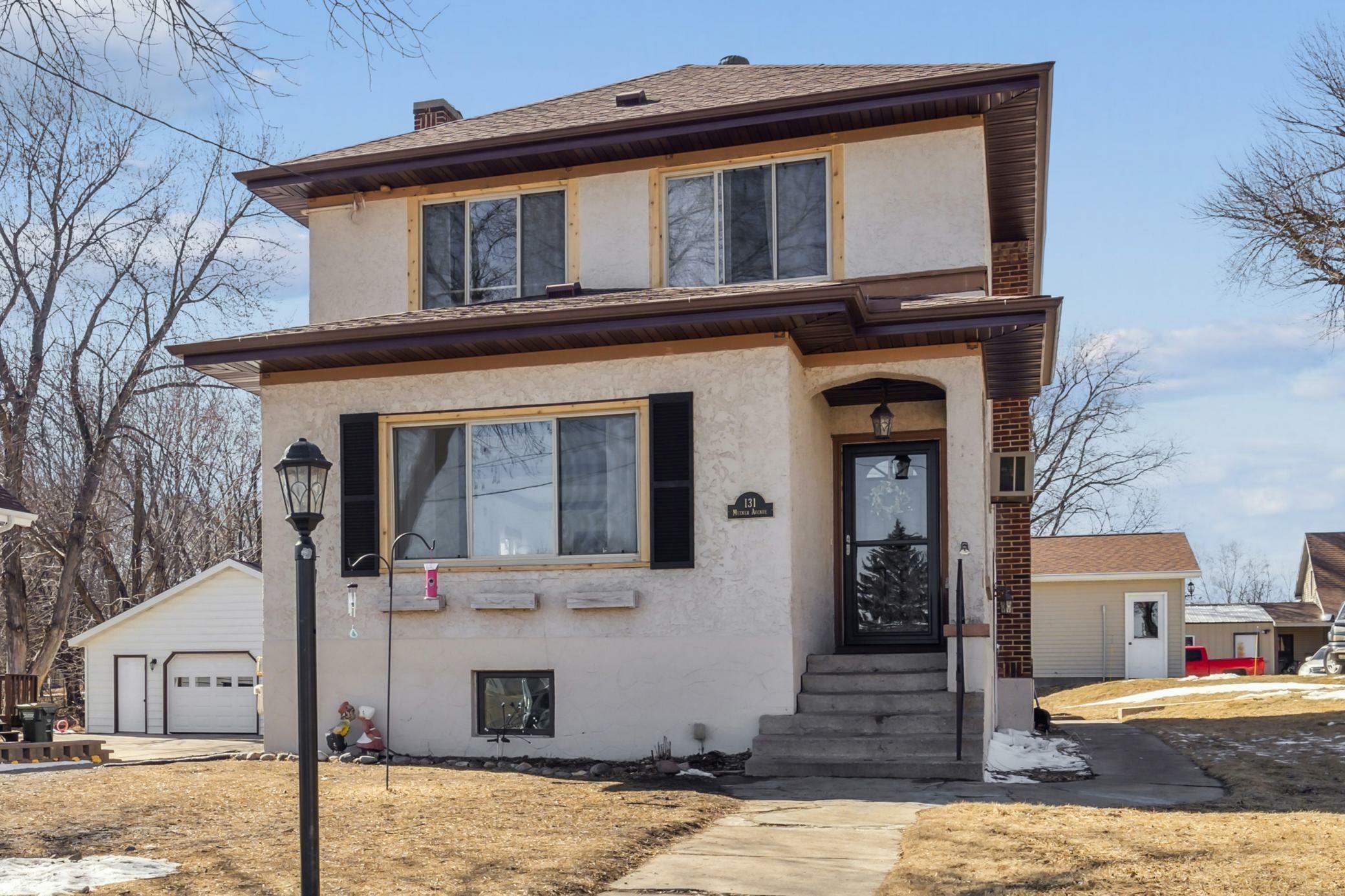 Property Photo:  131 Meeker Avenue S  MN 55389 